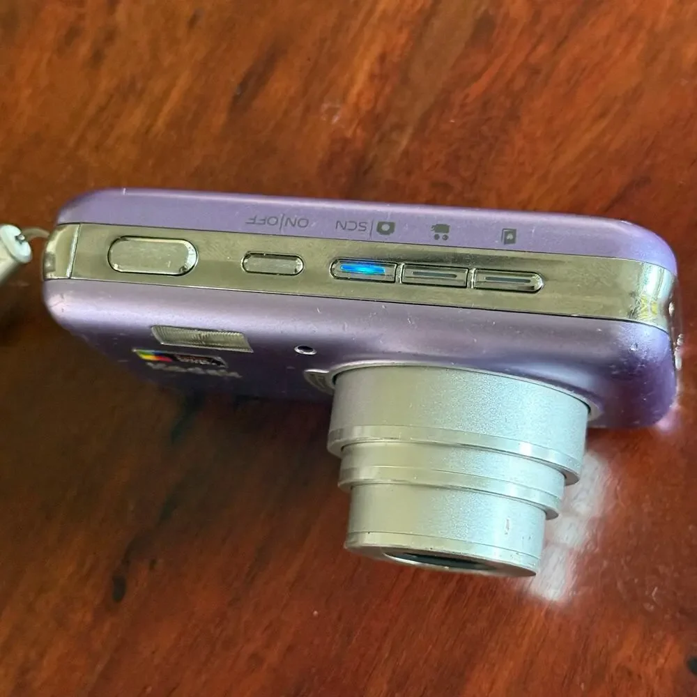 Kodak EasyShare V1003 Digital Camera purple 10MP 3X Optical Zoom Retinar Lens